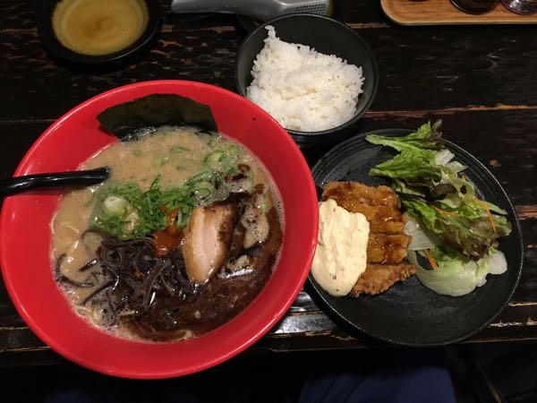 琥家,とんこつラーメン,あか,しろ,岡山,奥田