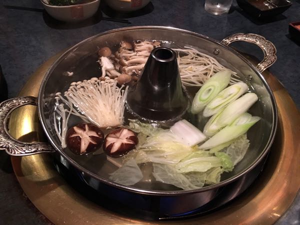 うっしっしー,特選和牛肉しゃぶしゃぶ,ミノの唐揚げ,シャケ茶漬け,石焼チーズビビンバ