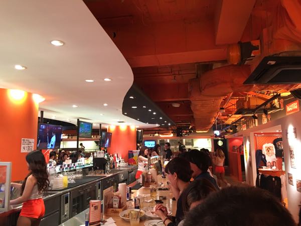 Hooters,渋谷,東京,アメリカ,バー,スポーツバー